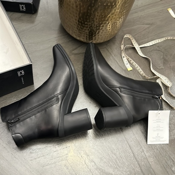 Naturalizer Avery Waterproof Bootie (WIDE) - Picture 8 of 12